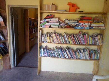 Don de livres préfecture de Danyi